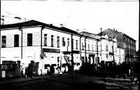 Четная сторона пр. П.Виноградова между ул. К.Либкнехта и Поморская в 1955 г. Дома №46 и 44.