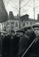 Студенты АЛТИ на Петроградском пр. около дома Плюснина. 7 ноября 1960 г.
