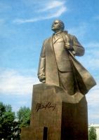 Памятник В.И. Ленину на площади им.Ленина, 1989г.