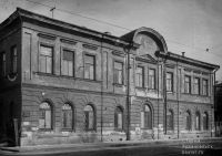 П.Виноградова, 100. Краеведческий музей
