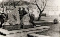 Павлина Виноградова напротив Архангельскгеолдобычи. 1 мая 1985 года