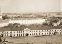 Вид на Соловецкое подворье с высоты кафедрального собора. 1919 год
