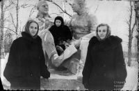 Памятник Ленину и Сталину напротив главпочтамта. 1960-е