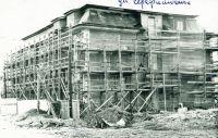 Ремонтные работы на доме Ульянского (ул. Серафимовича 7). 25 мая 1985 г.