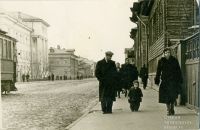 пр. П. Виноградова, на заднем плане пересечение с ул. Серафимовича, ок. 1959 г.