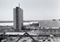 Вид со здания Ломоносова, 81 в сторону реки