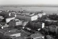 Вид со здания проектных организаций на перекресток П. Виноградова-К.Либкнехта. Август 1976 года
