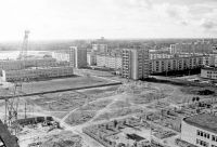 Вид на Привокзальный микрорайон с дома Энгельса, 118, к. 1. в сторону 33 школы. Сентябрь 1977 года