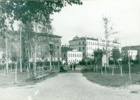Сквер у Драматического Театра. Снимок сделан предположительно в 1945-51 годах.