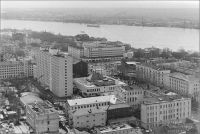 Вид со здания проектных организаций в сторону перекрестка Поморская - П.Виноградова. 1989 год