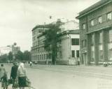 Пр. Павлина Виноградова в районе Главпочтамта. Снимок предположительно сделан в 1950 году.