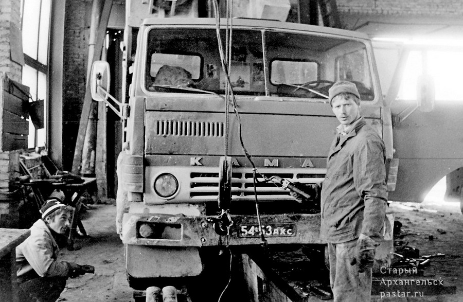 Автомобильный номерной знак образца 1958/65 года серии АХС