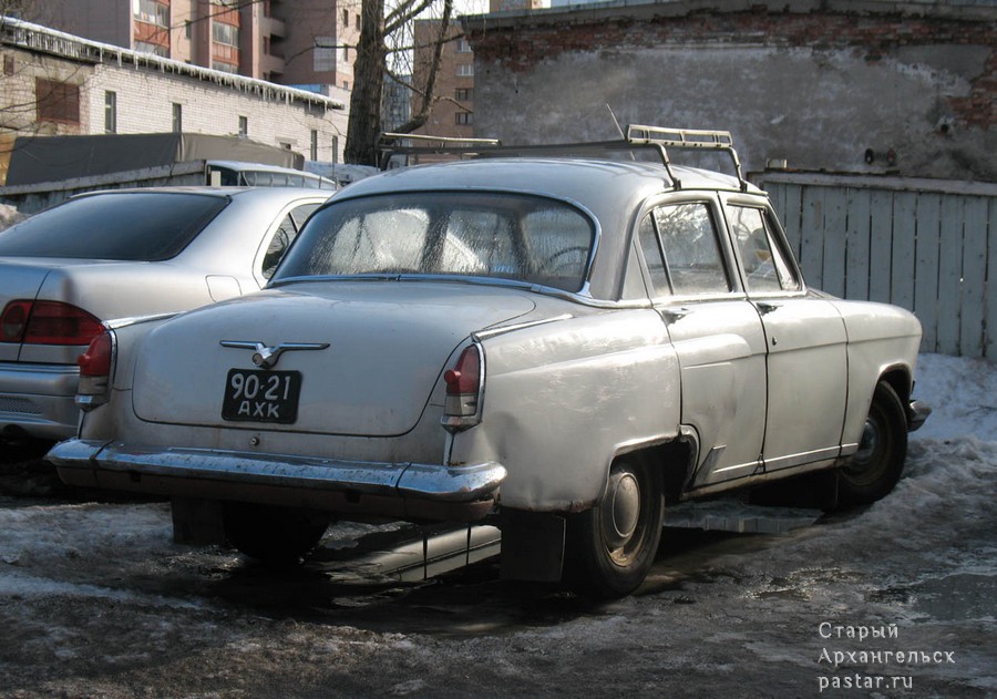 Автомобильный номерной знак образца 1958/65 года серии АХК