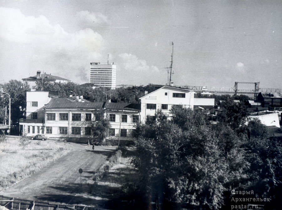 Вид с крыши дворца пионеров в сторону СМП