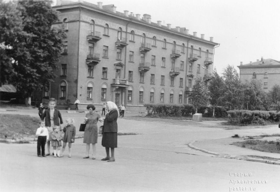 Начало улицы Логинова. 1968 год