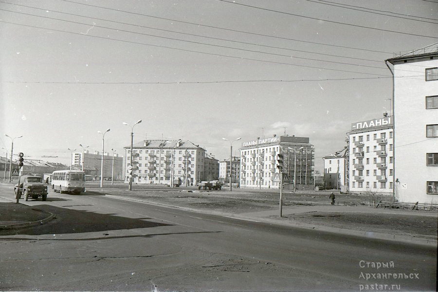 Перекресток ул. Поморской и пр. Обводный канал. Май 1977 года