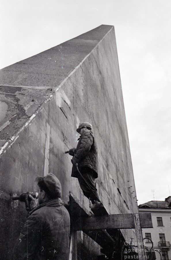 Возведение стелы Победы. 1969