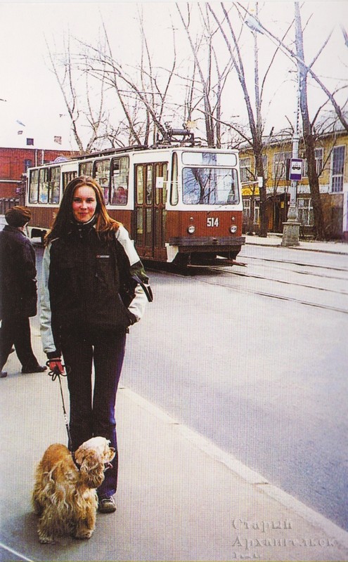 31. Вагон ЛМ-93 в последний день работы трамвая на пр. Троицком возле остановки «ул. Суворова». Май 2003 года.