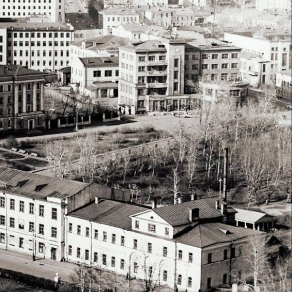 ул. Воскресенская, начало