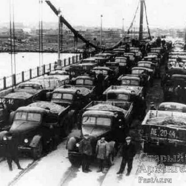 Испытание на прочность Кузнечевского моста, 1956г.