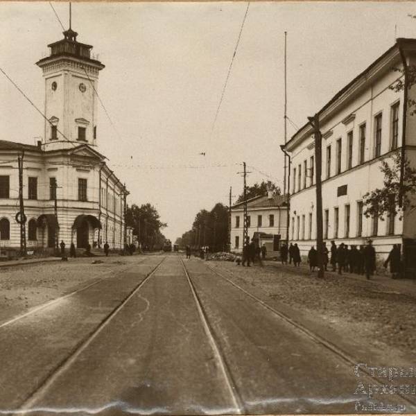 Перекресток пр. П.Виноградова и ул. Свободы в начале 1930-х гг.