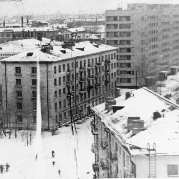 Вид из окна 9 этажа дома на пл. Ленина,2