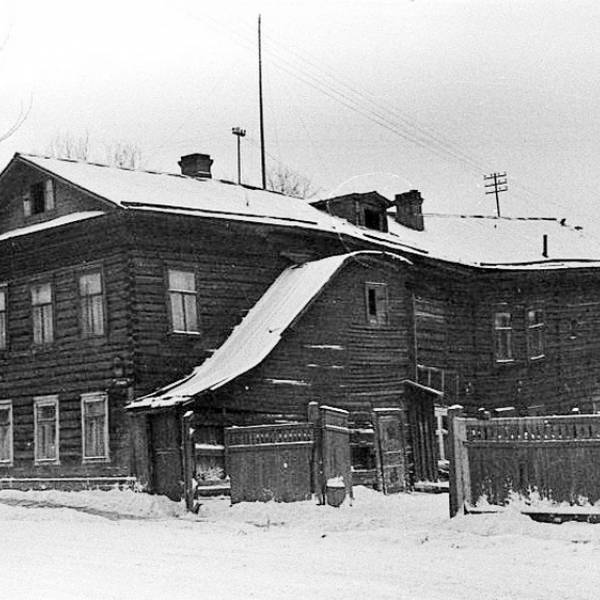 Чумбарова-Лучинского, 17