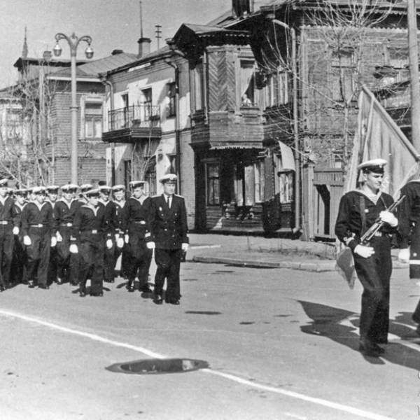 Набережная, перед пл. Профсоюзов