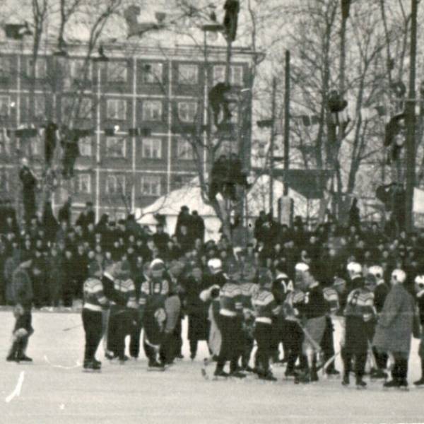 Хоккейный матч. Стадион 'Динамо'. 60-е годы