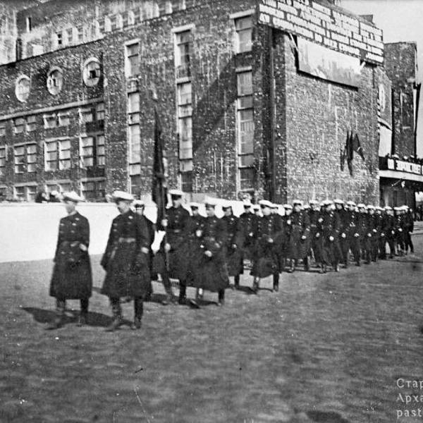 Октябрьский парад в Архангельске. 1934 год