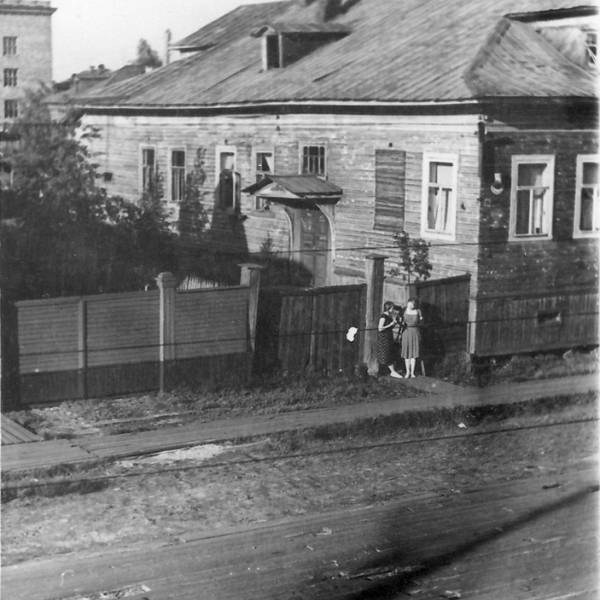 Новгородский, 98