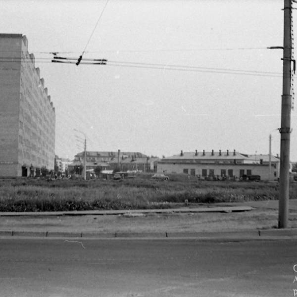 Перекресток улицы Энгельса и улицы Выучейского. 1979-80 года