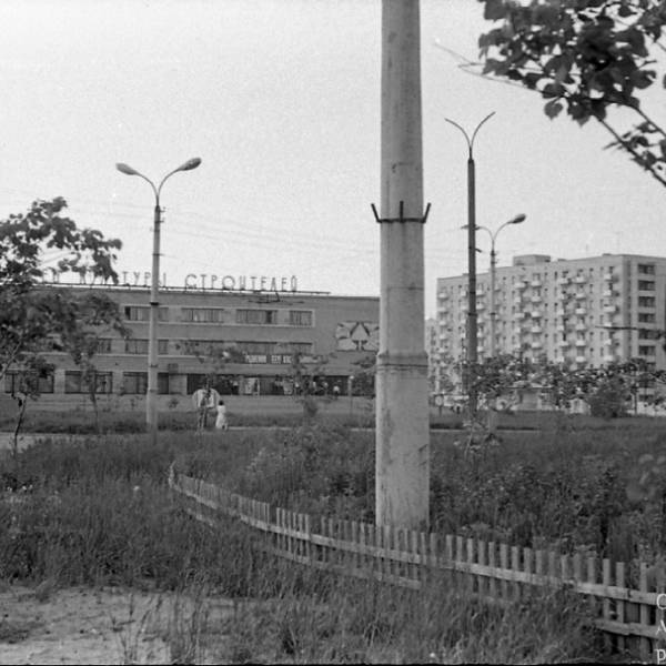 Перекресток улицы Энгельса и проезда Приорова. 1979-80 года