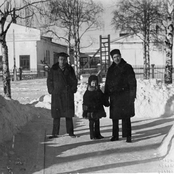 Набережная напротив школы №4. 1930-е годы