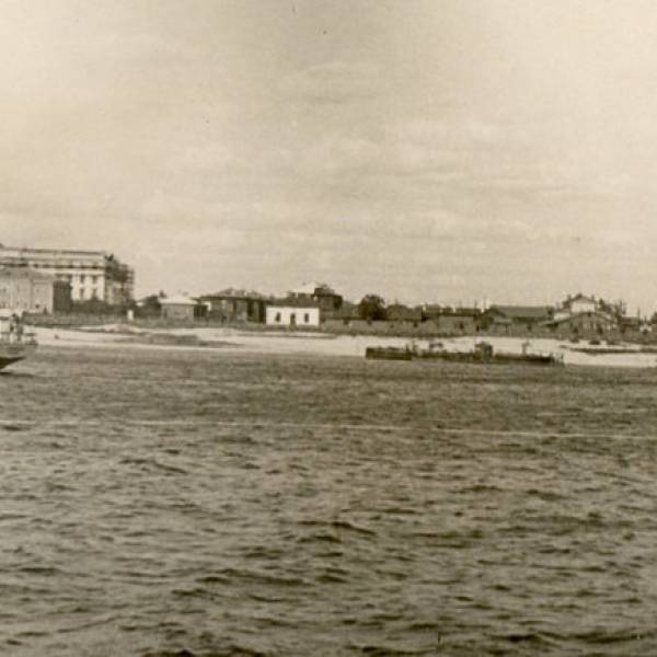 Учебная шхуна Запад на рейде. 1956 год