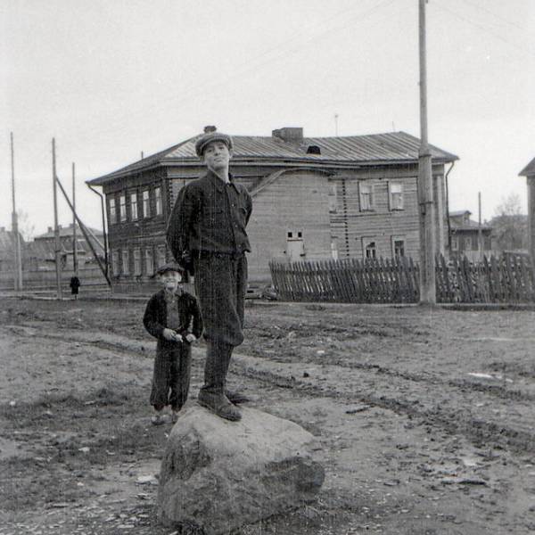 Пересечение пр. Костромской (Сов. Космонавтов) и ул. Садовая (Ванеева). 1960-е годы.