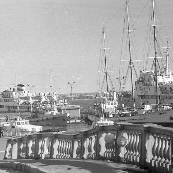 Спуск от Набережной на Красную Пристань. 1977 год