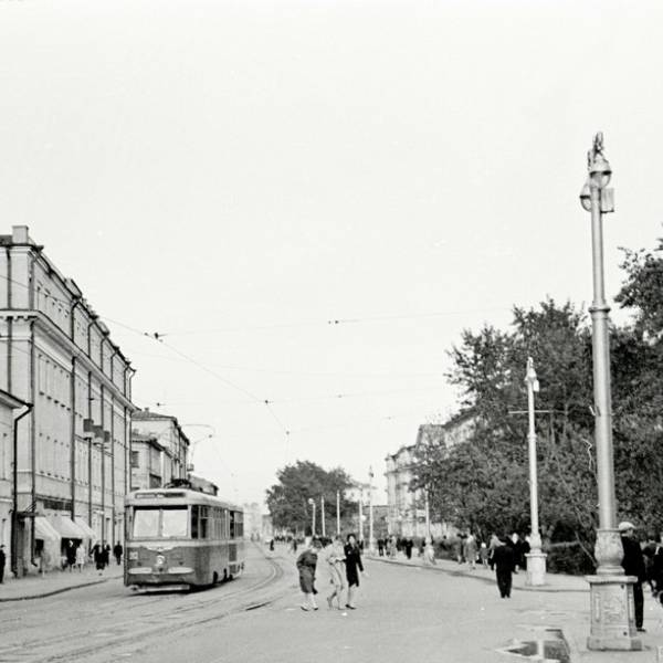 пр. П.Виноградова в сторону ул. К.Либкнехта
