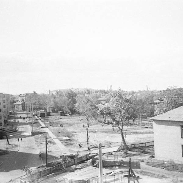 Вид с балкона дома по ул. Красных Партизан, 16. Начало 1970-х