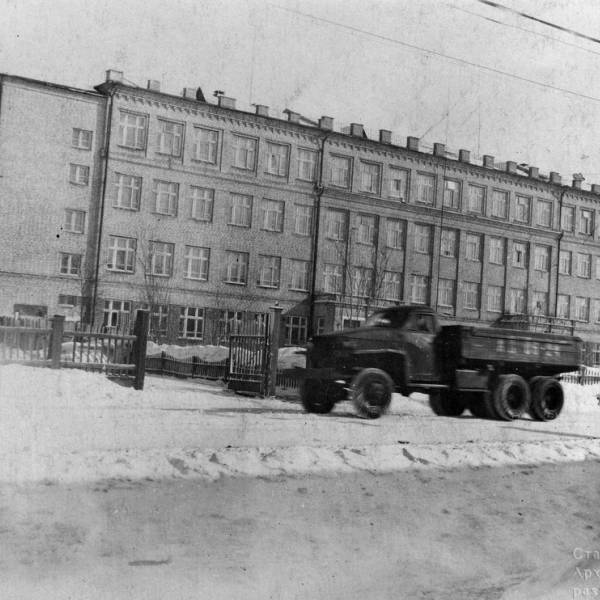 Здание Архангельской мореходной школы.