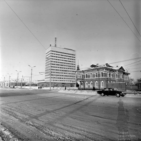 Пересечение Выучейского и Набережной. Конец 1970-х годов