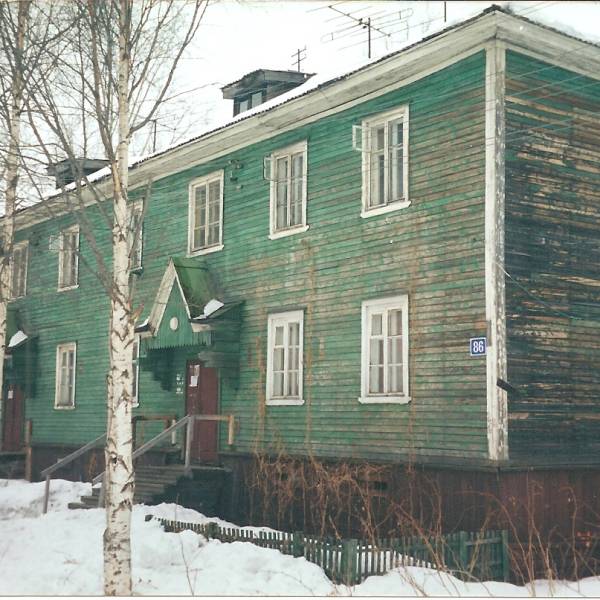 Ул. Выучейского д. 86, 2003 г.