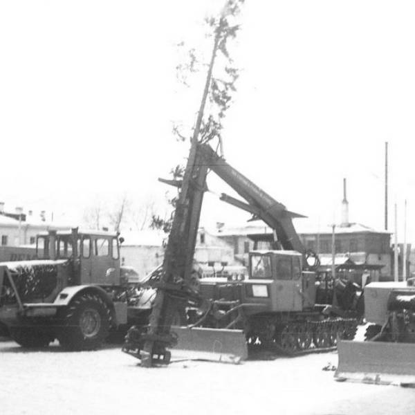 Выставка техники перед МРВ. Середина 1970-х