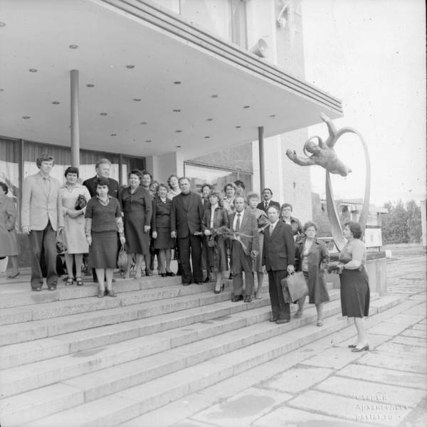 Группа моряков СМП у музея Гагарина в Звездном городке. 1982 год