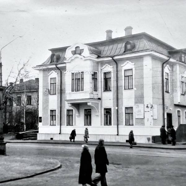пр. П. Виноградова, 14