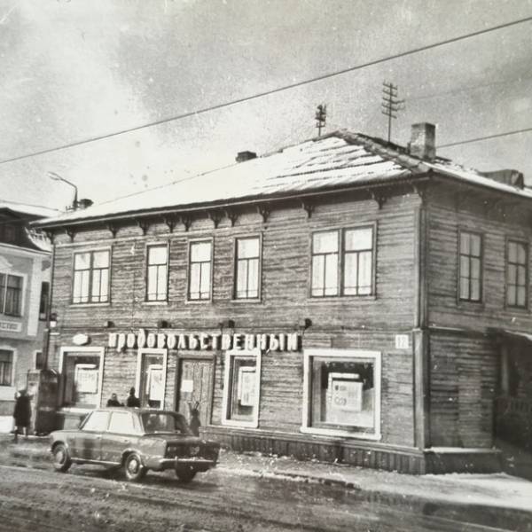 пр. П. Виноградова, 12