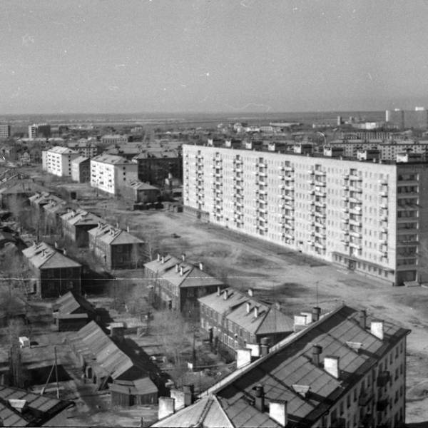 Вид на ул. Выучейского с дома Энгельса, 104. Июнь 1978 г.